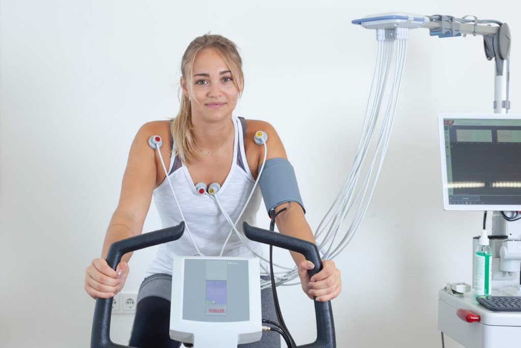Dr. Julia Fuchs Fachärztin für innere Medizin und Nierenerkrankungen, Kufstein, Untersuchung, Vorsorgeuntersuchung, Wahlarzt, EKG, Belastungs-EKG