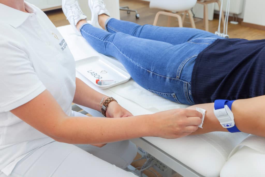 Dr. Julia Fuchs Fachärztin für innere Medizin und Nierenerkrankungen, Kufstein, Untersuchung, Vorsorgeuntersuchung, Wahlarzt